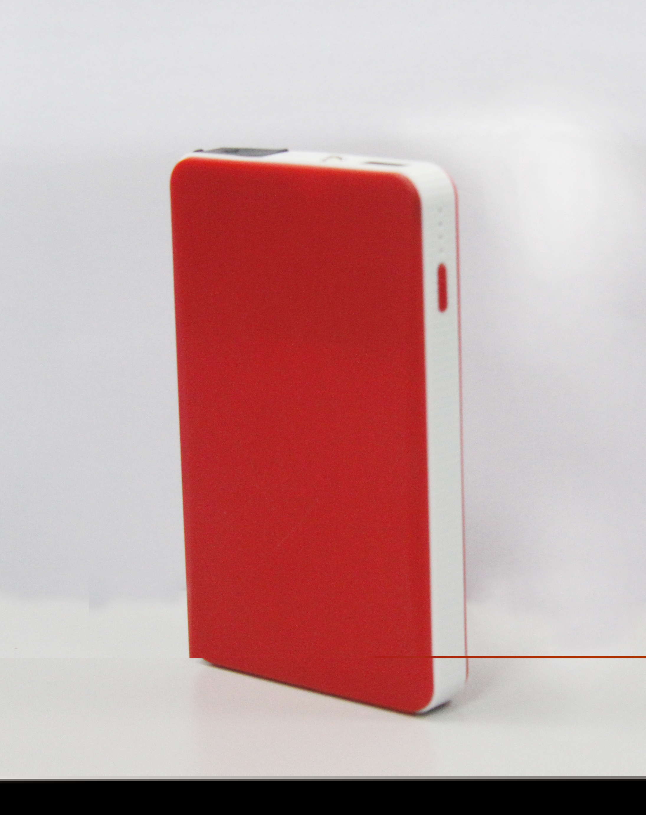 A7汽車應(yīng)急啟動電源外觀圖3